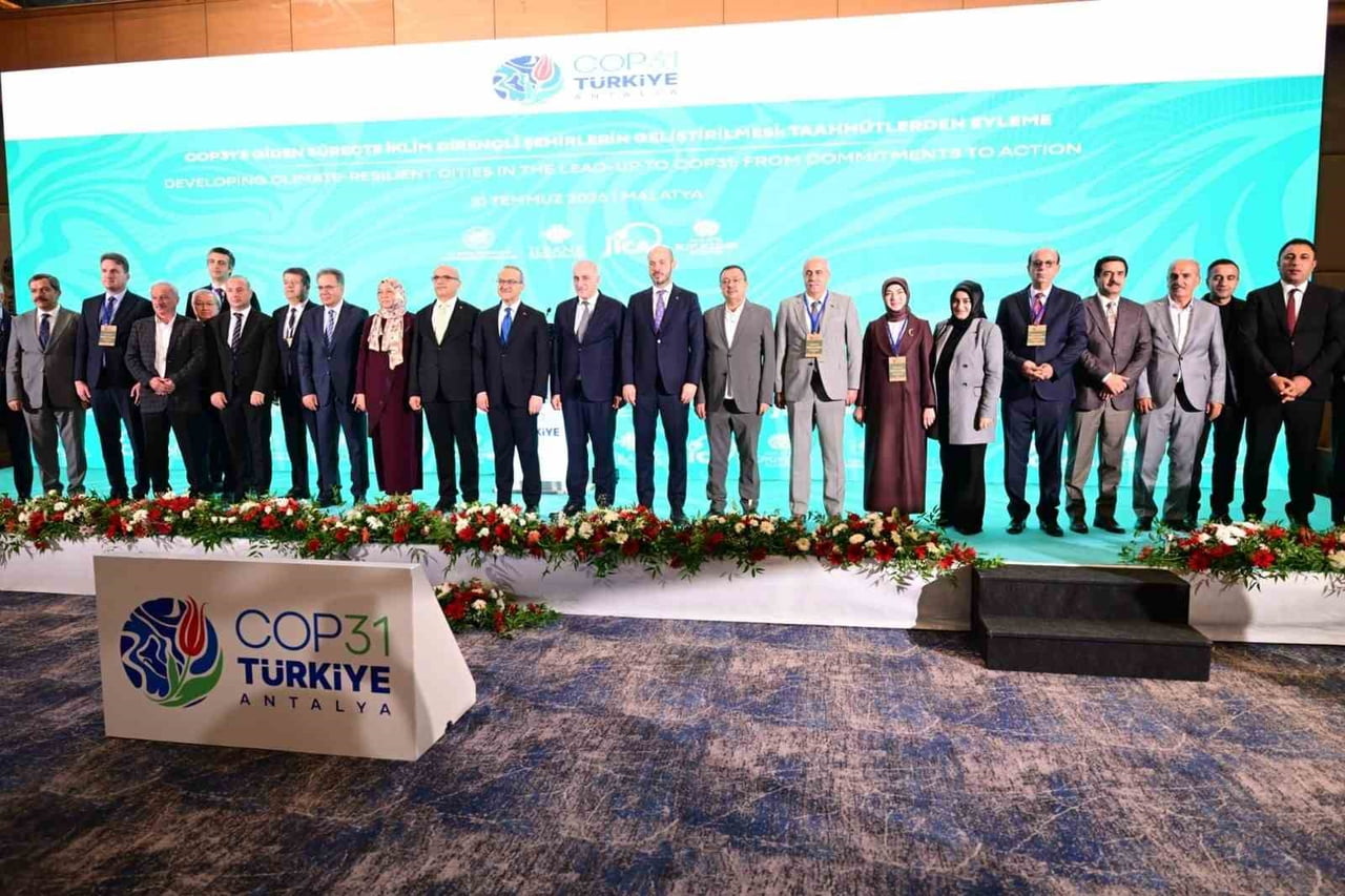 "COP31'E GİDEN SÜREÇTE İKLİM DİRENÇLİ ŞEHİRLERİN GELİŞTİRİLMESİ: TAAHHÜTLERDEN EYLEME" BAŞLIKLI...