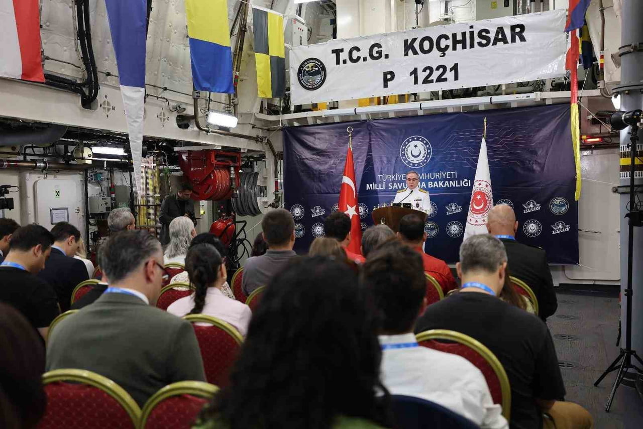 "TEKNOFEST MAVİ VATAN" KAPSAMINDA GÖLCÜK'TE BULUNAN DONANMANIN EN YENİ GEMİSİ TCG KOÇHİSAR'DA...