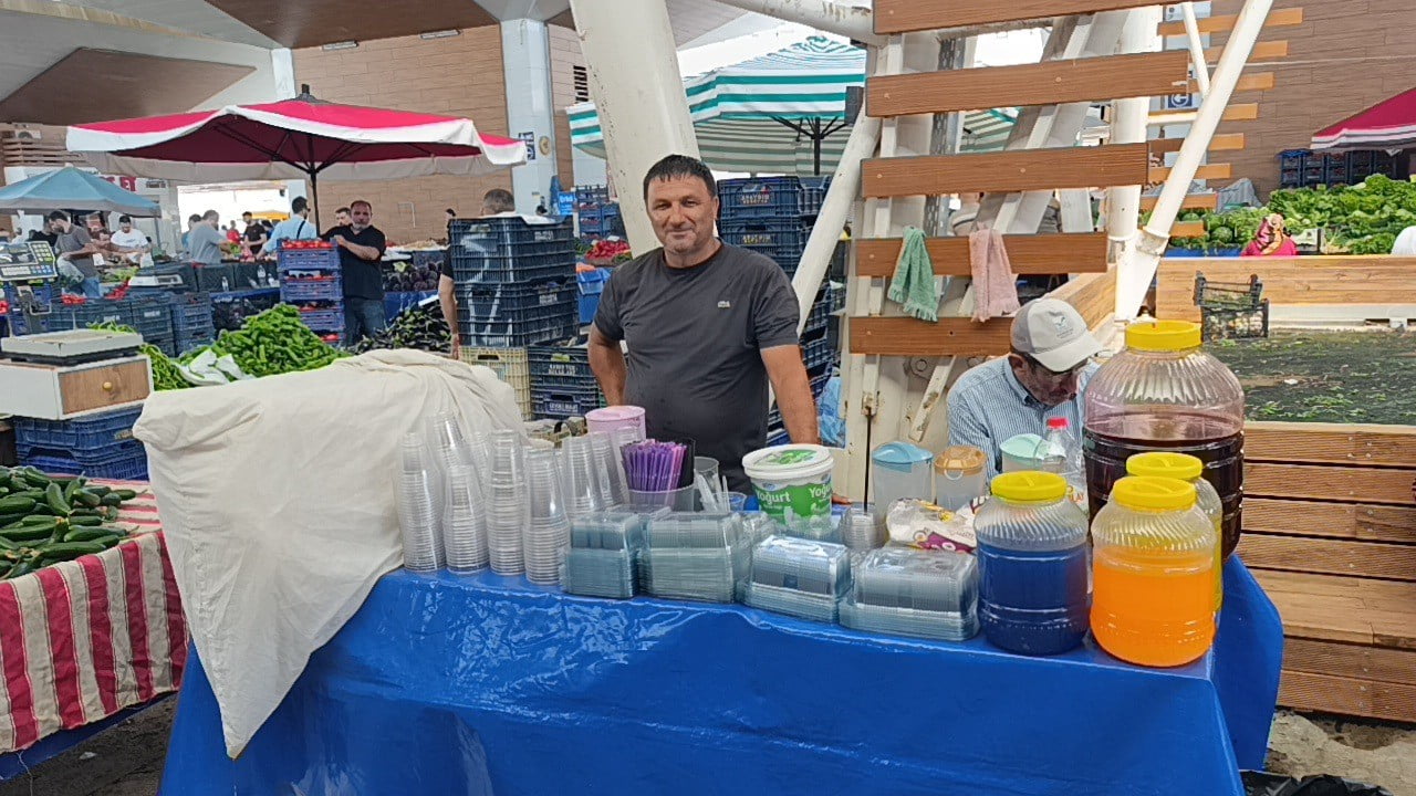 "YÖRÜK DONDURMASI" VE "KAR HELVASI" OLARAK DA BİLİNEN KARLAMA, GELENEKSEL OSMANLI ŞERBETİNİN YANI...