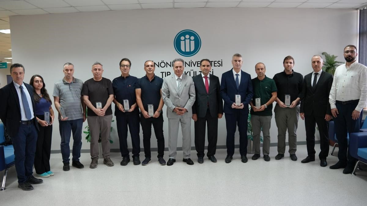 REKTÖR AKPOLAT, TIP FAKÜLTESİ ÖĞRETİM ÜYELERİYLE BİR ARAYA GELDİ