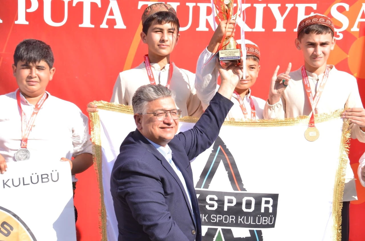 REKTÖR KIZILTOPRAK: "GELENEKSEL TÜRK OKÇULUĞU GELECEĞE TAŞINAN BİR MEDENİYET MİRASIDIR"