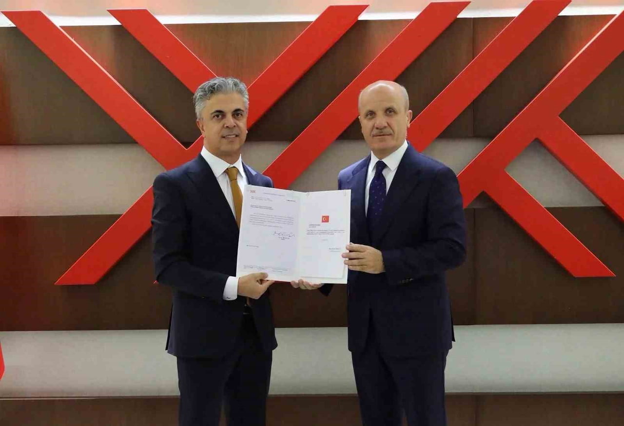 REKTÖR KUYRUKLUYILDIZ MAZBATASINI YÖK BAŞKANI ÖZVAR’DAN ALDI