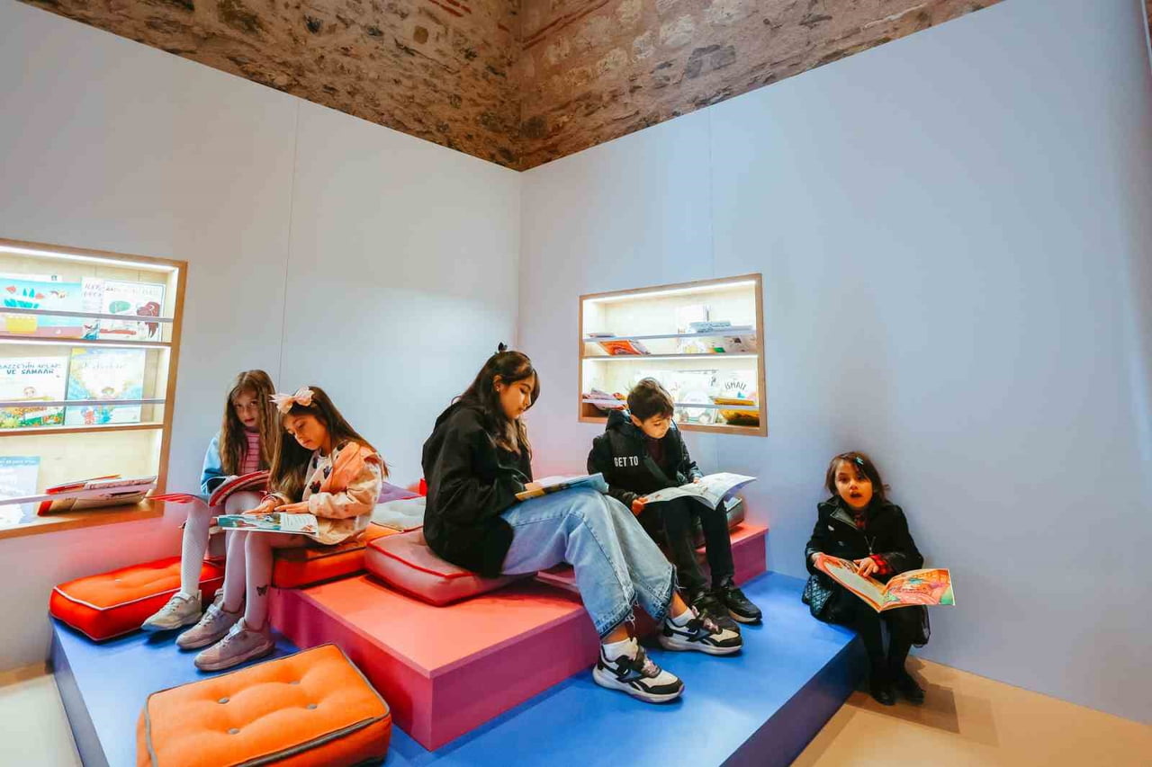 RESİMLİ ÇOCUK KİTAPLARINI ÜÇ BOYUTLU SANAT DENEYİMİNE DÖNÜŞTÜREN BİENAL, 98 GÜNDE 650 BİN...