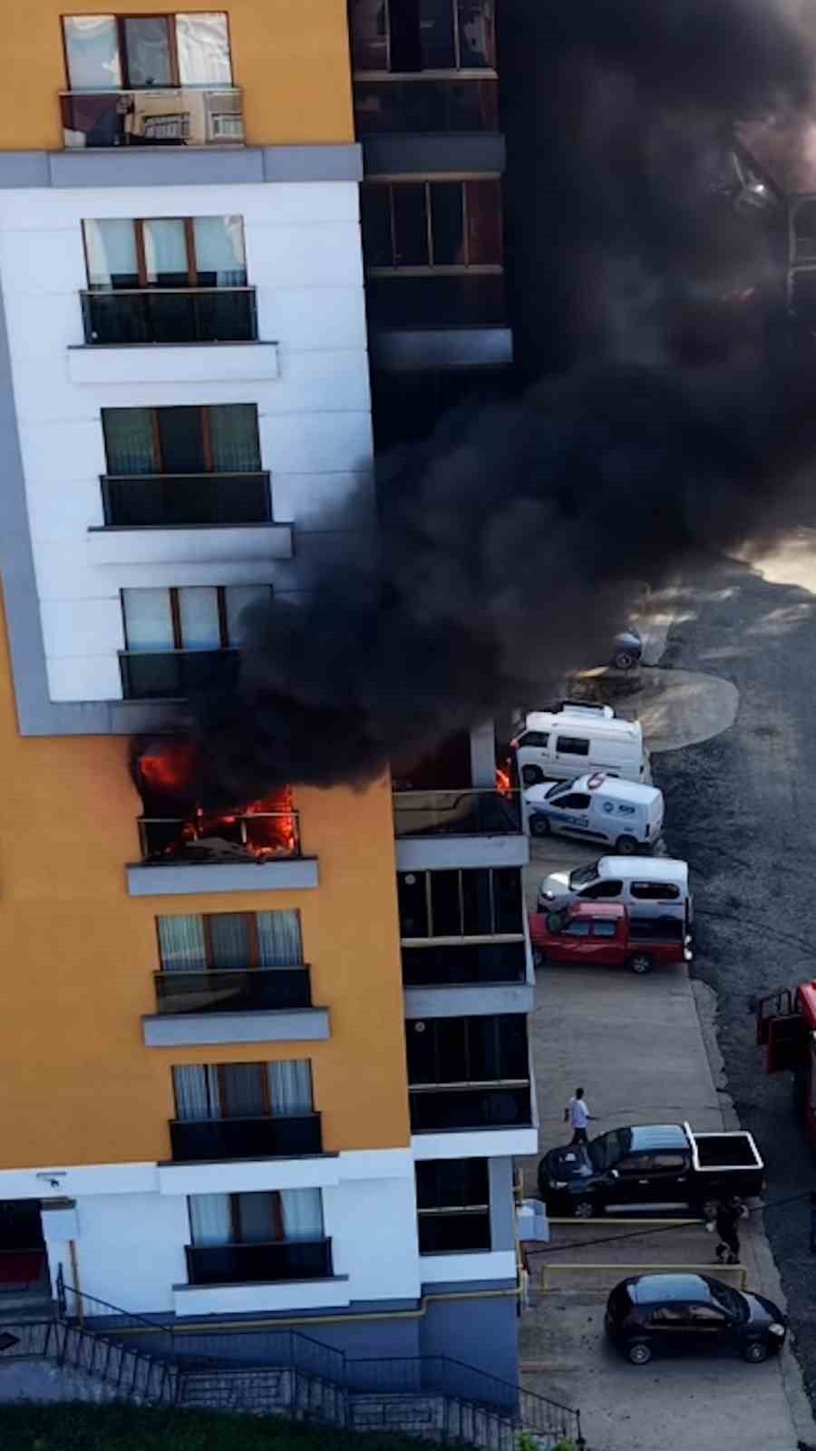 RİZE'DE MEYDANA GELEN YANGINDA BİR EV TAMAMEN KULLANILMAZ HALE GELDİ