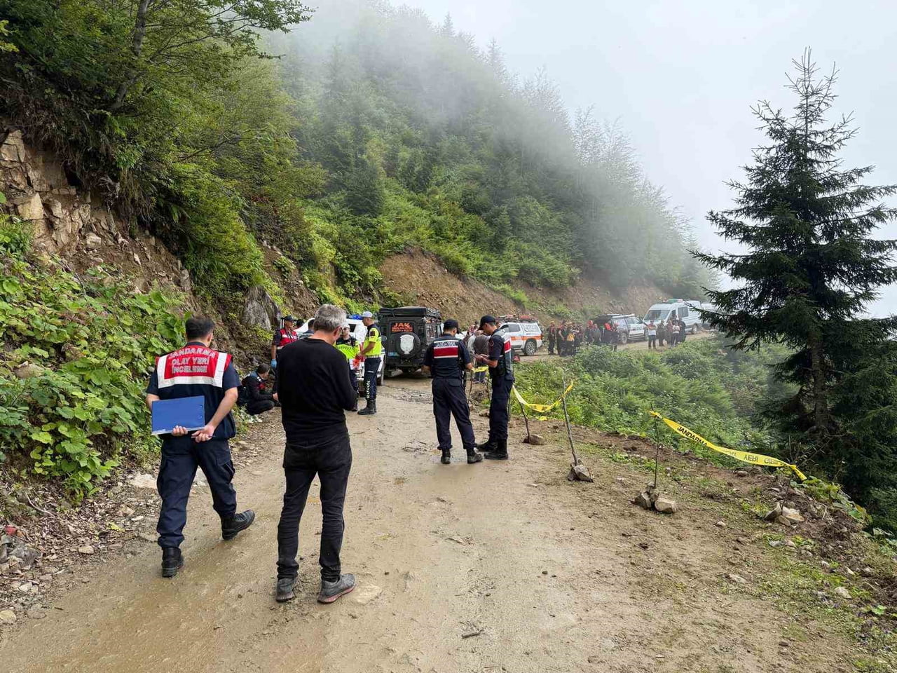 RİZE'NİN ÇAMLIHEMŞİN İLÇESİNDE İKİ GÜNDÜR KAYIP OLARAK ARANAN 86 YAŞINDAKİ OSMAN KUYUMCU, ARACININ...