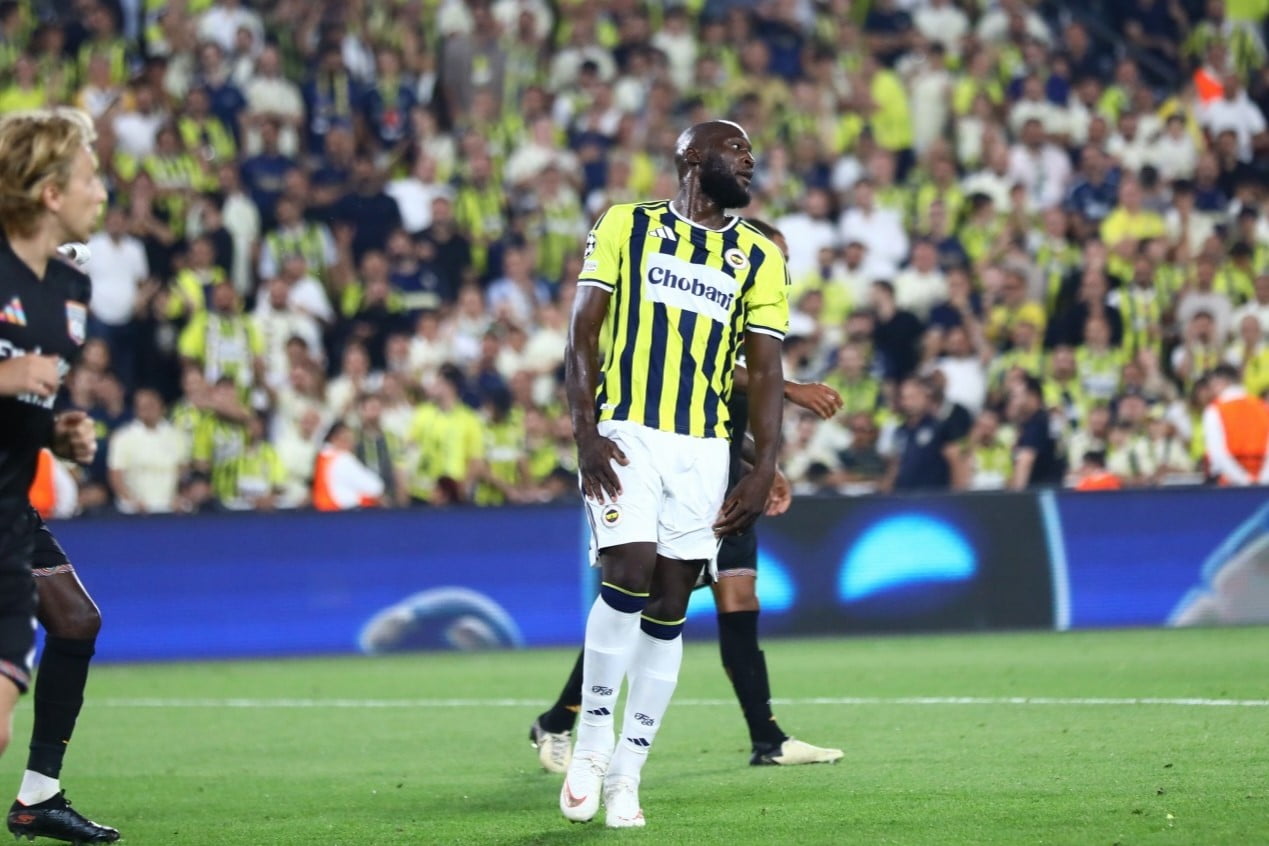 ROMELU LUKAKU, İLK KEZ FENERBAHÇE FORMASI GİYDİ
