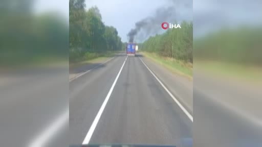 Rusya-Belarus sınırında tırlara dron saldırısı: Türk tırcılar dehşet anlarını kaydetti