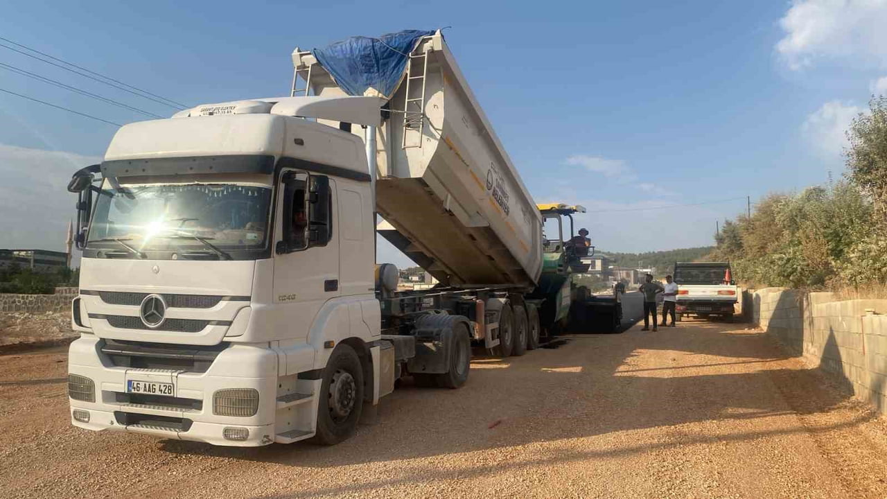 ŞAHİNBEY’DE ASFALT ÇALIŞMALARI ARALIKSIZ SÜRÜYOR