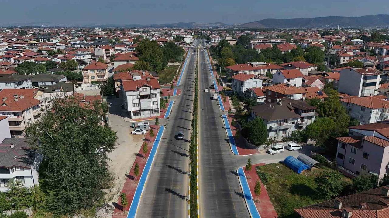 SAKARYA'DA ADAPAZARI ÇEVRE YOLU İLE KUYUDİBİ KAVŞAĞI ARASINDAKİ 4 KİLOMETRELİK GÜZERGAHTA YER ALAN...