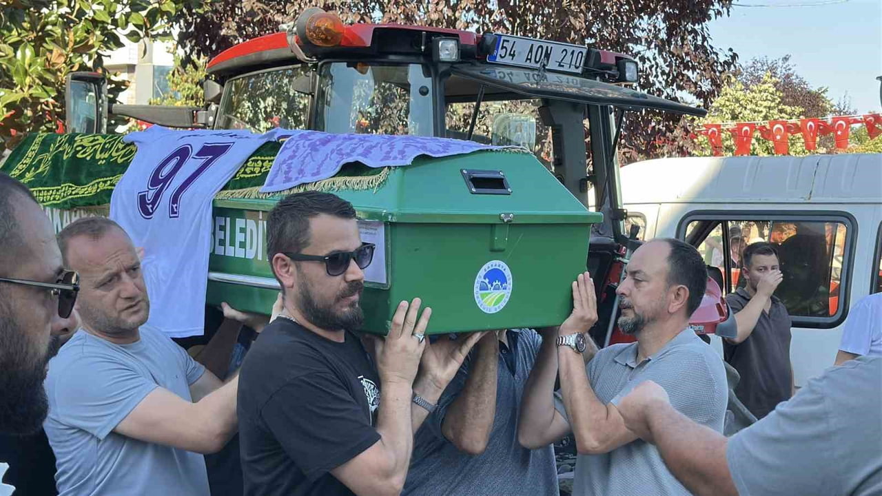 SAKARYA’NIN SERDİVAN İLÇESİNDE 15 YAŞINDAKİ ÜVEY OĞLU TARAFINDAN VURULARAK HAYATINI KAYBEDEN BABA...