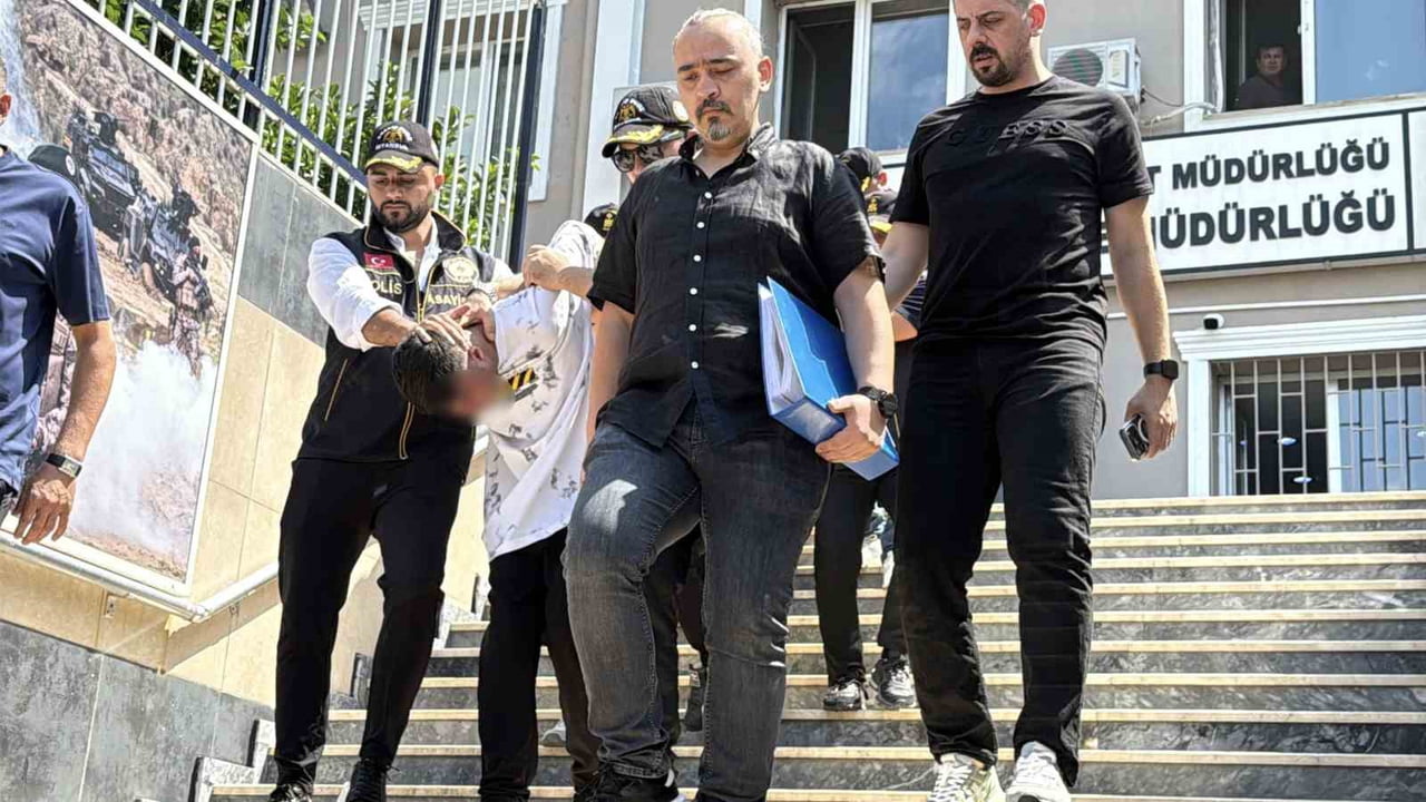 SALDIRI ANI KAMERAYA YANSIRKEN, POLİS EKİPLERİNİN 480 SAATLİK KAMERA GÖRÜNTÜLERİNİ İZLEDİĞİ...