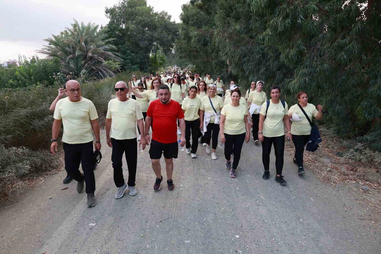 SAMANDAĞ ÇEVLİK SAHİLİ’NDE DÜZENLENEN SABAH SPORU ETKİNLİĞİNE FARKLI YAŞ GRUPLARINDAN VATANDAŞLAR...