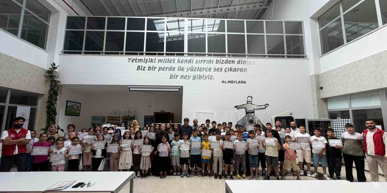 SAMSUN'UN ÇARŞAMBA GENÇLİK MERKEZİNDE YAZ KURSLARI KAPSAMINDA DÜZENLENEN KUR'AN-I KERİM KURSU...