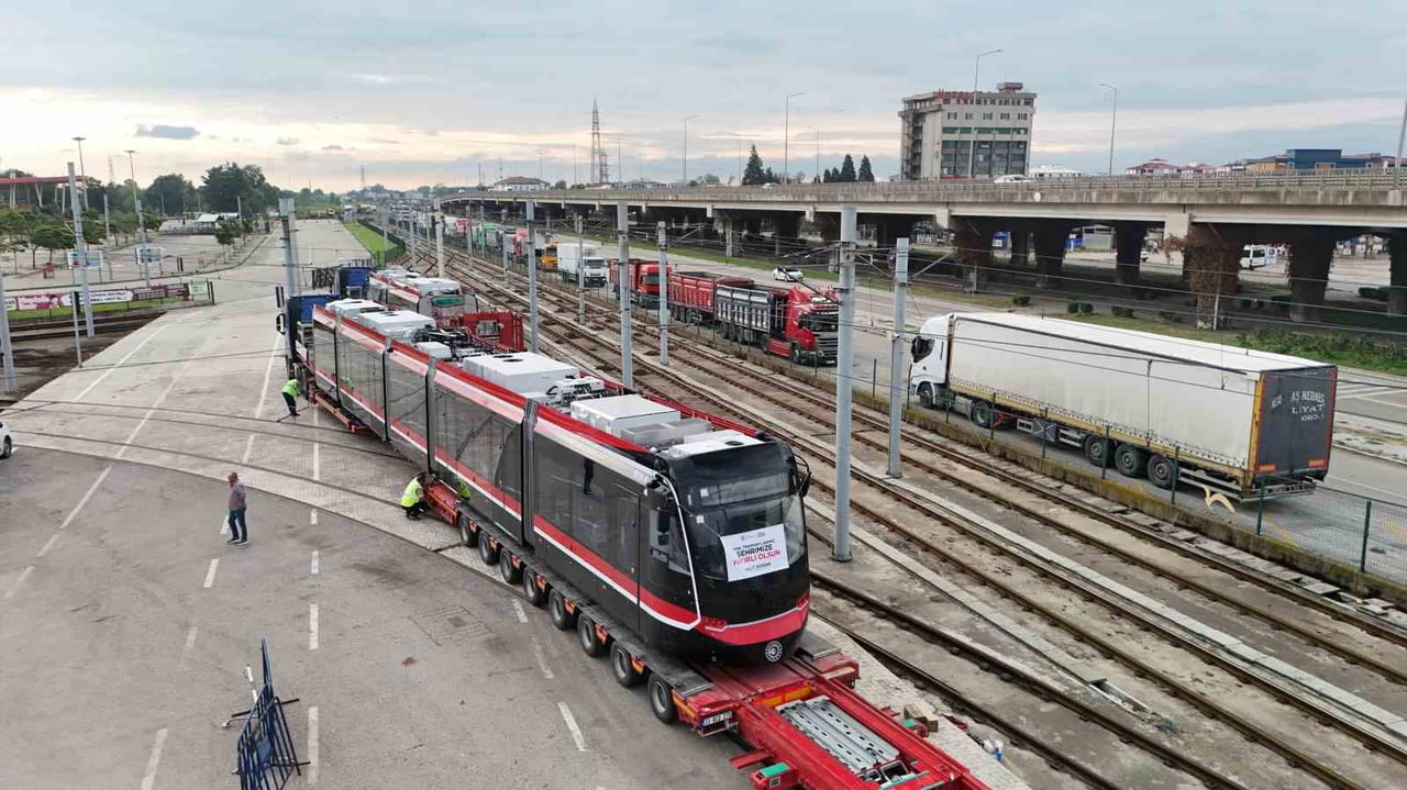 SAMSUN BÜYÜKŞEHİR BELEDİYESİ (SBB) TARAFINDAN ŞEHRE KAZANDIRILAN 12 YENİ TRAMVAYIN İKİNCİSİ DE...