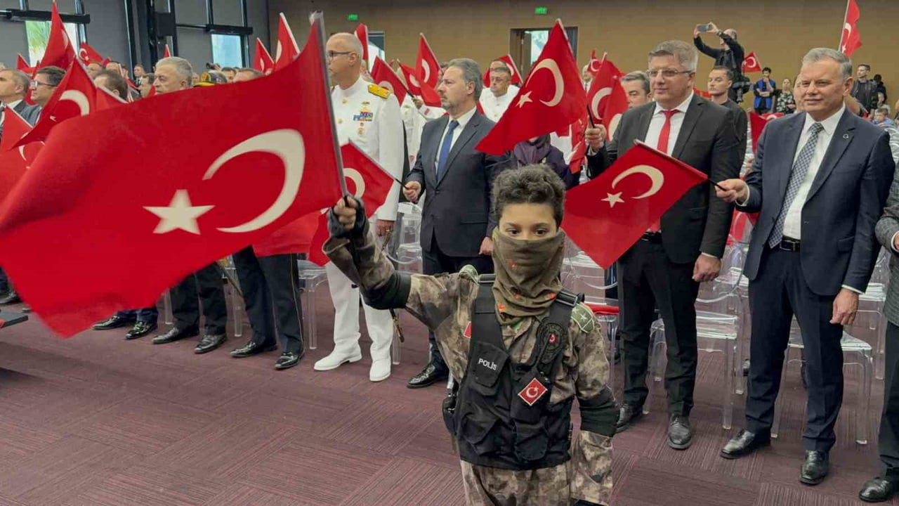 SAMSUN’DA 30 AĞUSTOS ZAFER BAYRAMI’NIN 104. YILDÖNÜMÜ, SAĞANAK YAĞIŞA RAĞMEN ÇEŞİTLİ ETKİNLİKLERLE...