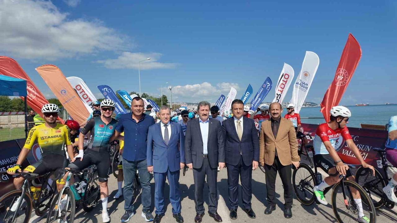 SAMSUN’DA BU YIL ÜÇÜNCÜSÜ DÜZENLENEN ULUSLARARASI SAMSUN BİSİKLET TURU’NUN 1. ETABI BAŞLADI. BEŞ...