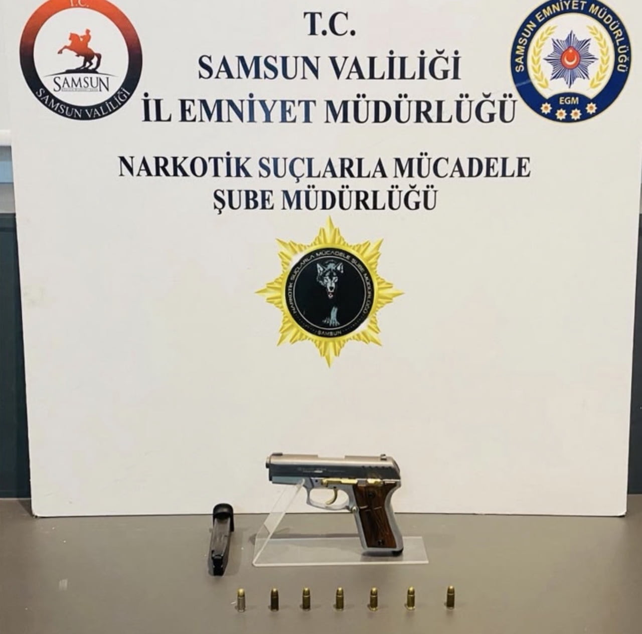 SAMSUN’DA POLİS EKİPLERİNCE 3 İLÇEDE DÜZENLENEN UYUŞTURUCU ÇALIŞMALARINDA 8 BİN 948 ADET SENTETİK...