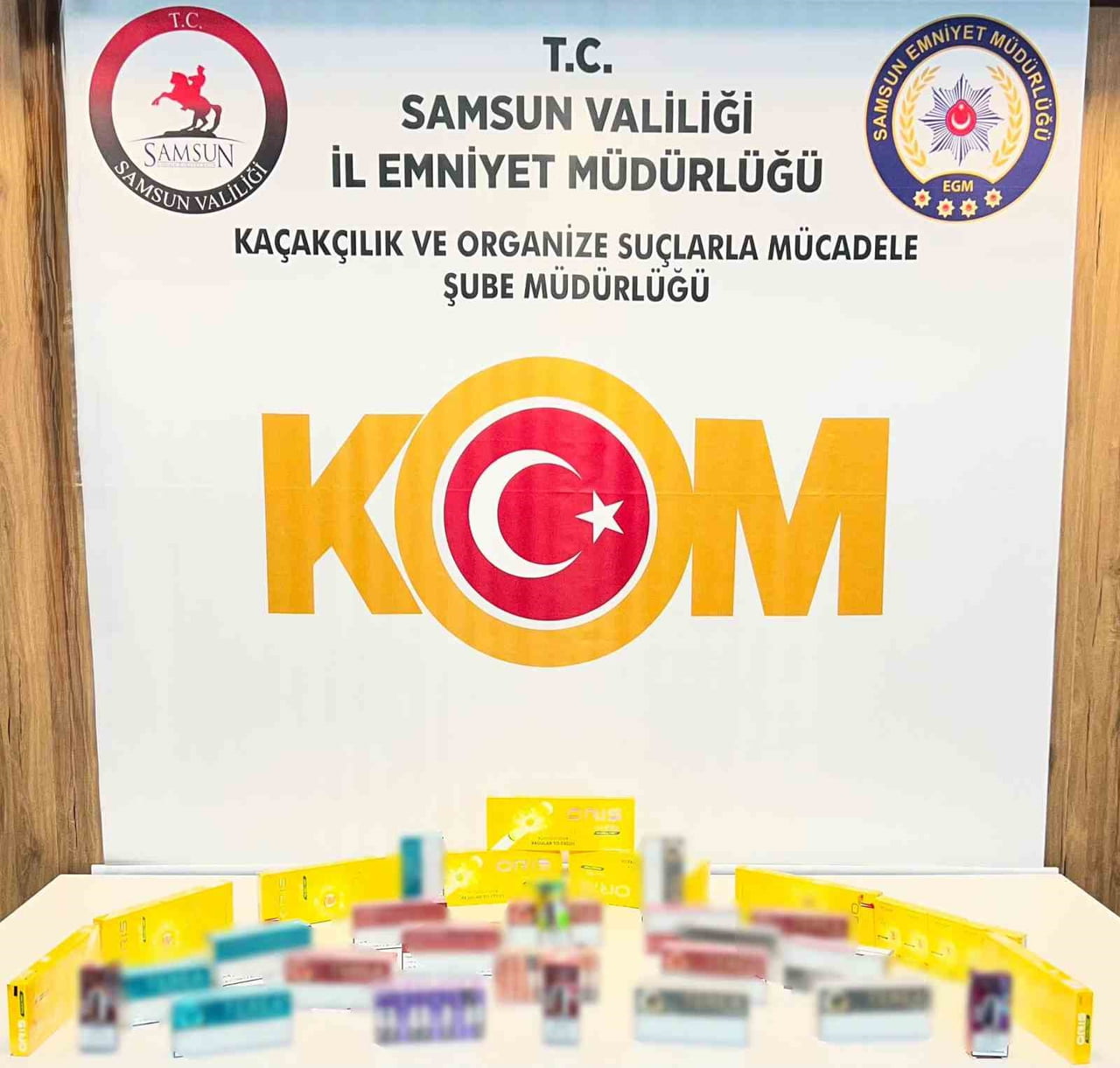 SAMSUN’DA POLİS EKİPLERİNCE DÜZENLENEN KAÇAKÇILIK OPERASYONUNDA 180 PAKET GÜMRÜK KAÇAĞI ISITMALI...