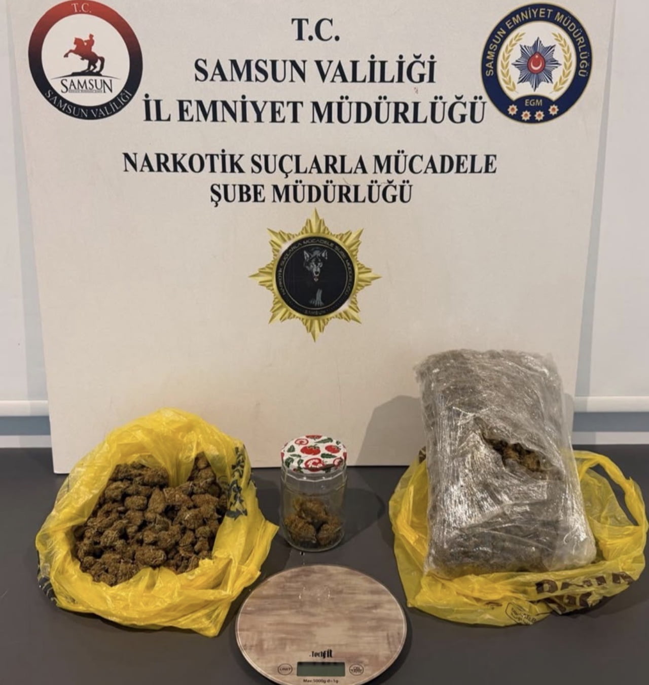 SAMSUN’DA POLİS EKİPLERİNCE UYUŞTURUCUYLA MÜCADELE KAPSAMINDA İLKADIM VE ATAKUM İLÇELERİNDE...