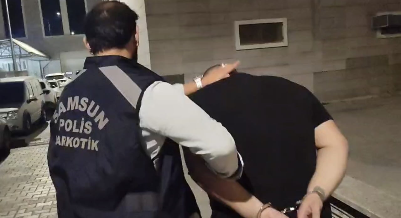 SAMSUN’DA UYUŞTURUCU TİCARETİ SUÇUNDAN HAKKINDA 8 YIL 4 AY KESİNLEŞMİŞ HAPİS CEZASI BULUNAN...