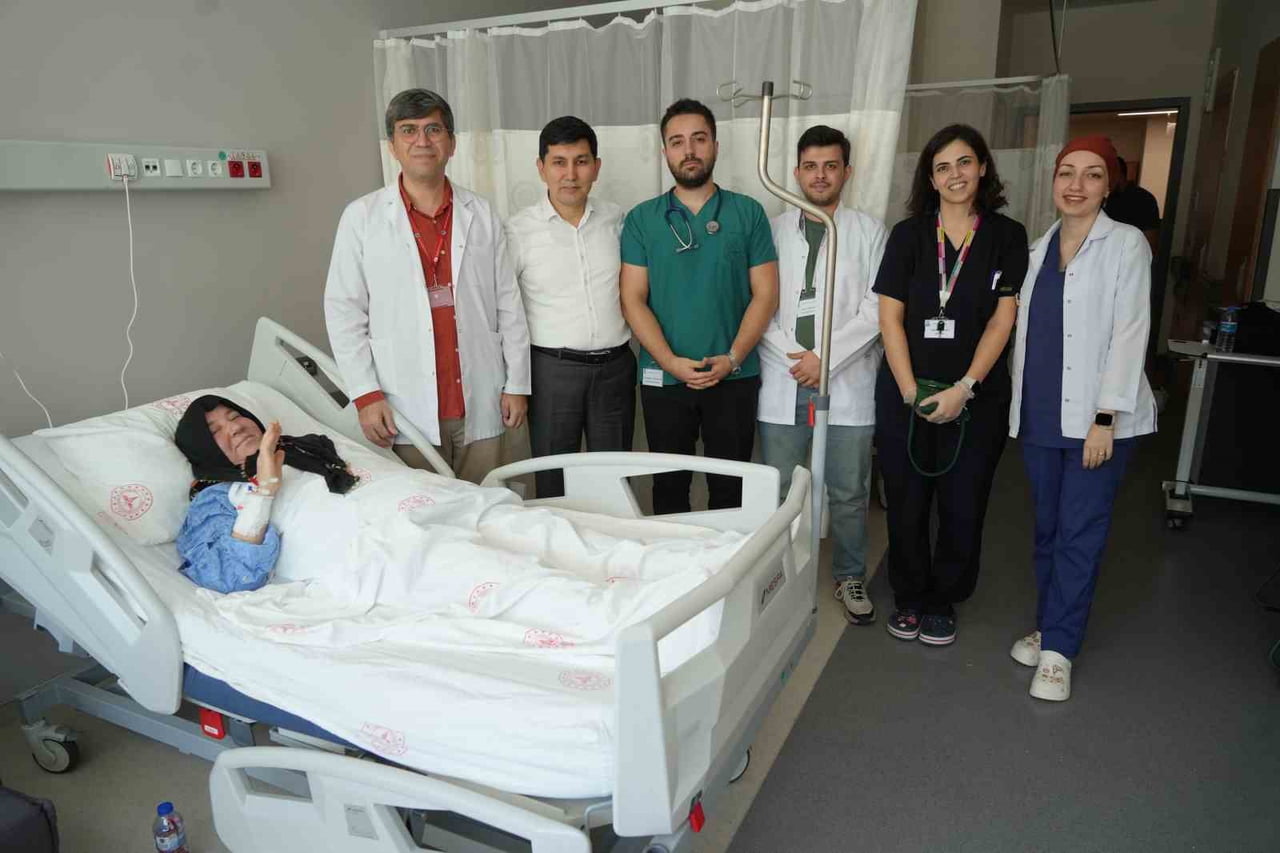 SAMSUN ŞEHİR HASTANESİNDE, KALP RİTİM BOZUKLUĞU (ARİTMİ) NEDENİYLE DAHA ÖNCE ABLASYON(YAKMA)...