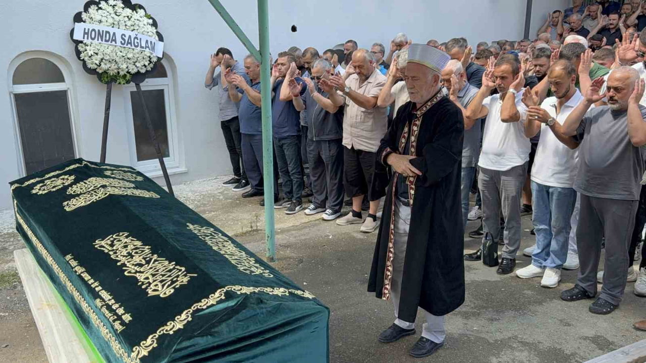 SAMSUN’UN ATAKUM İLÇESİNDE DÜN DEMİZDE YÜZERKEN HALASININ EŞİ İLE BİRLİKTE BOĞULARAK HAYATINI...