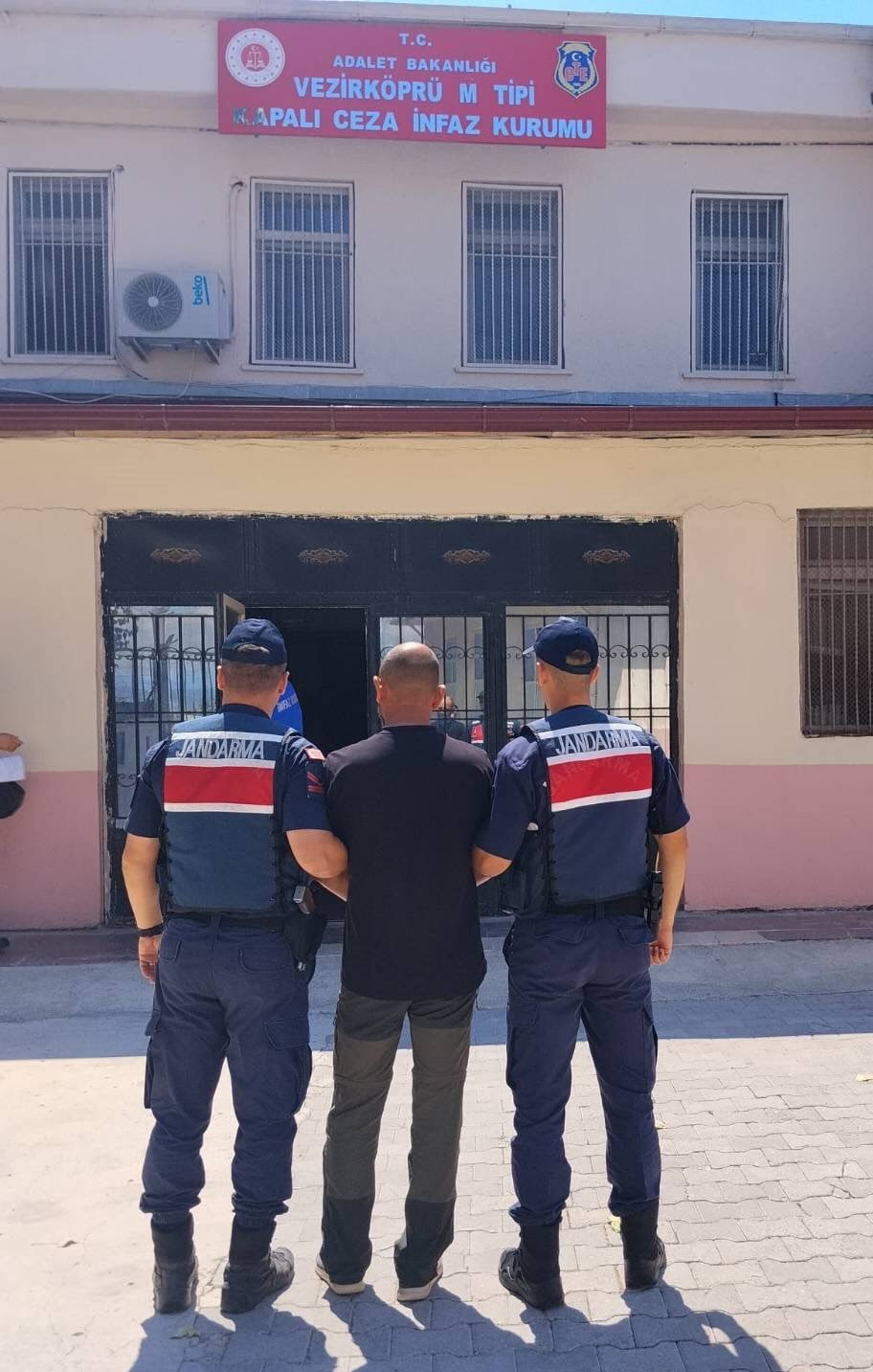 SAMSUN’UN HAVZA İLÇESİNDE JANDARMA EKİPLERİNCE GERÇEKLEŞTİRİLEN YOL KONTROLÜ SIRASINDA, HAKKINDA...