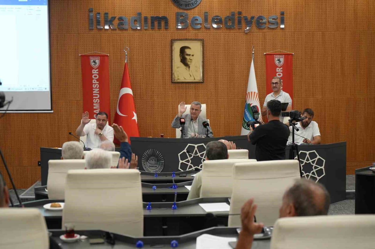 SAMSUN’UN İLKADIM BELEDİYE BAŞKANI İHSAN KURNAZ, GÖREVE GELDİKLERİ ANDAN İTİBAREN KENDİ...