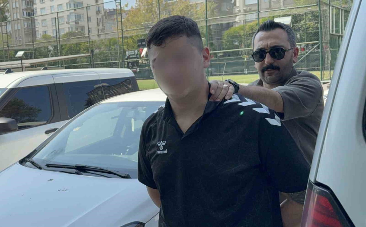 SAMSUN’UN İLKADIM İLÇESİNDE TOKAT ATMA MESELESİ NEDENİYLE ÇIKAN BIÇAKLI KAVGADA 2 KİŞİ...