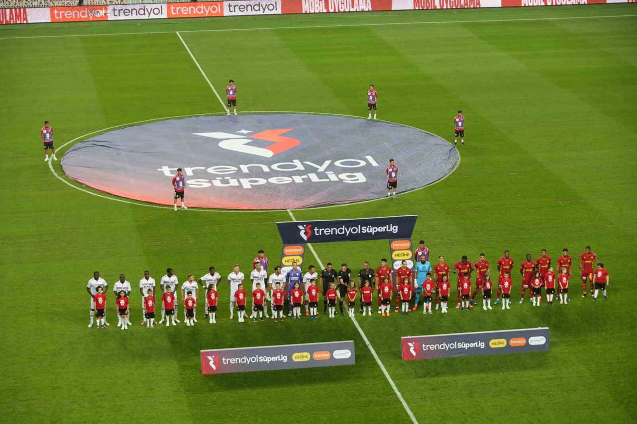 SAMSUNSPOR - GÖZTEPE MAÇININ İLK 15 DAKİKASINDAN KARELER.