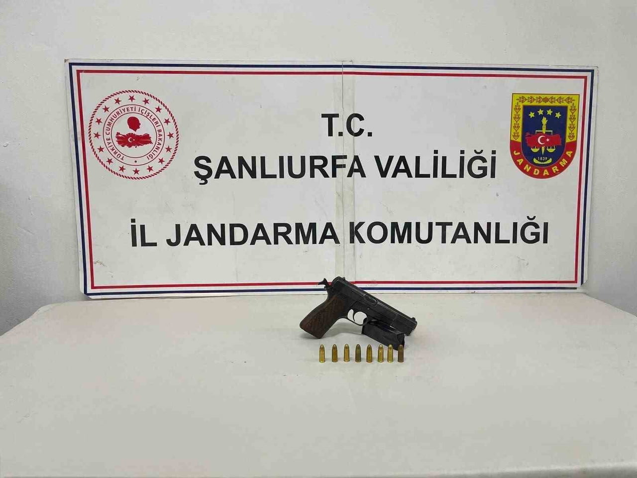 ŞANLIURFA'NIN BİRECİK İLÇESİNDE DÜZENLENEN BİR DÜĞÜNDE HAVAYA ATEŞ AÇTIĞI BELİRLENEN ŞÜPHELİ...