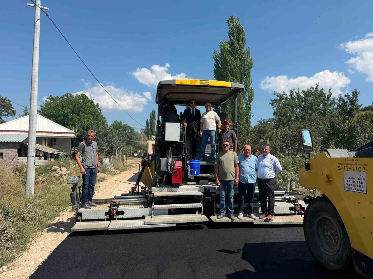 ŞAPHANE UĞURLUGÜME KÖYÜ’NDE YOL ÇALIŞMASI TAMAMLANDI