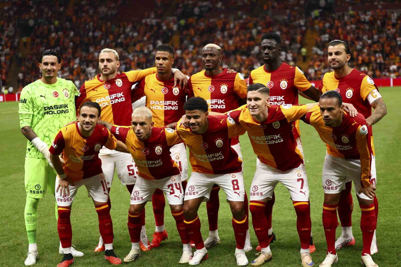 SARI-KIRMIZILILAR MÜSABAKAYA UĞURCAN ÇAKIR, ROLAND SALLAİ, DAVİNSON SANCHEZ, ABDÜLKERİM BARDAKCI...