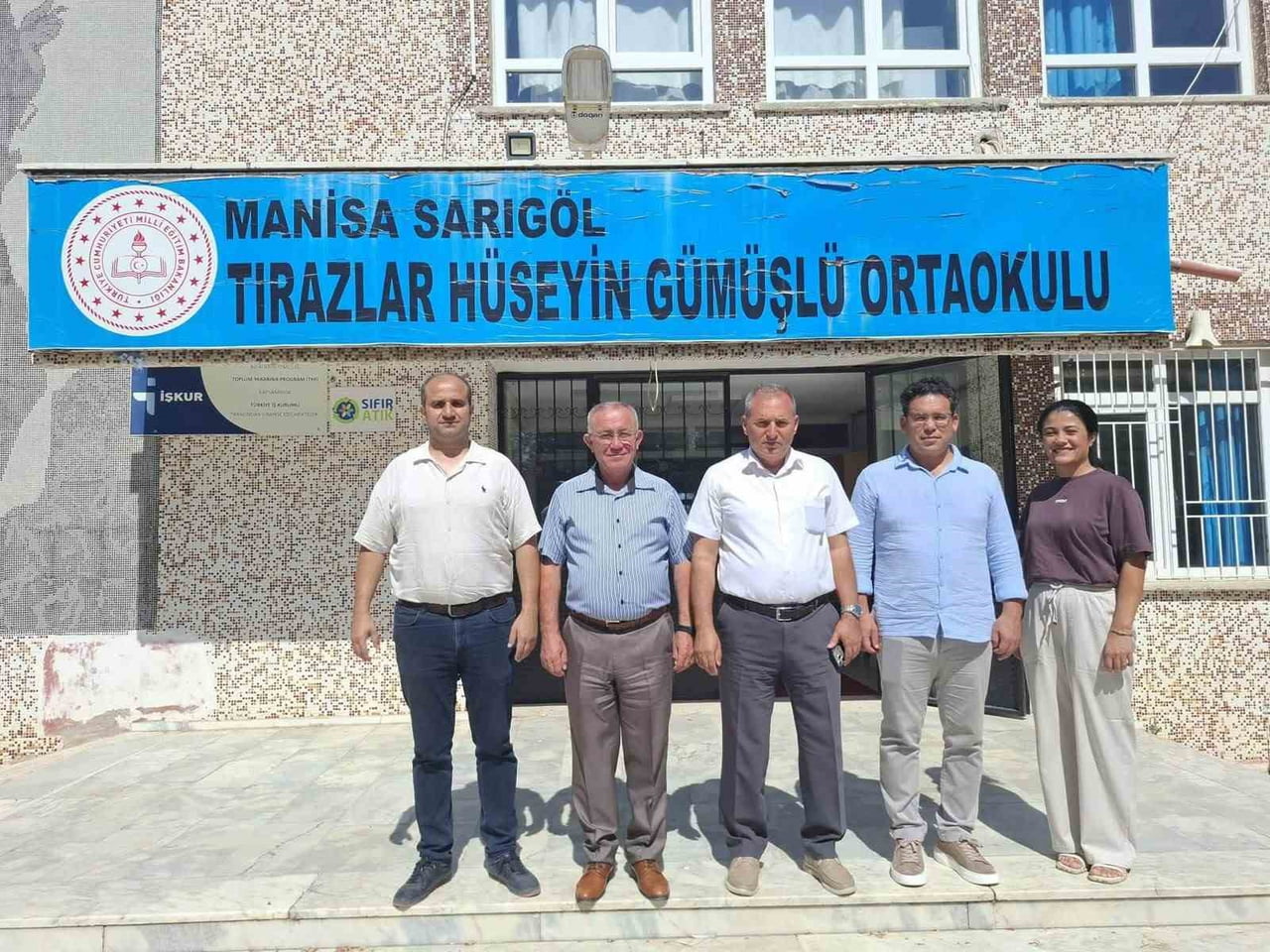 SARIGÖL İLÇE MİLLİ EĞİTİM MÜDÜRÜ YILDIRAY DEMİRTAŞ VE BERABERİNDEKİ ŞUBE MÜDÜRLERİ, TIRAZLAR...