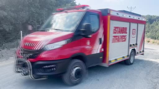 Sarıyer’de hafriyat kamyonu şarampole yuvarlandı: 1 yaralı