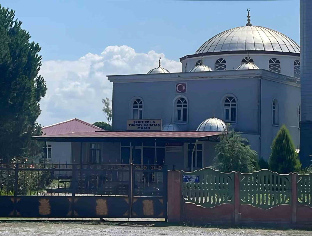 ŞEHİT POLİS TUNCAY KARATAŞ CAMİİ'NİN BAĞIŞ KUTUSU ÇALINDI.