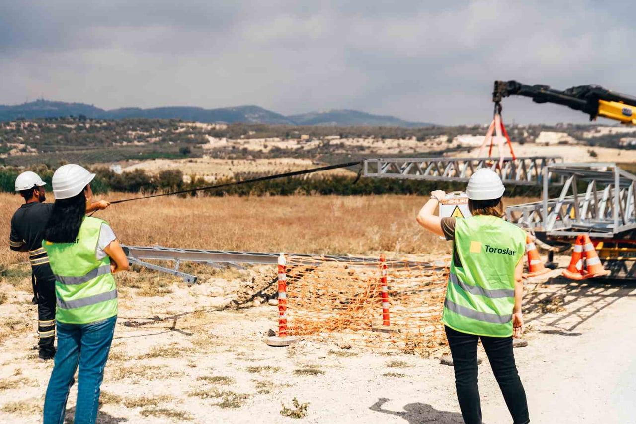 SEKTÖRE ÖNCÜ TEKNOLOJİLERİ VE İNSAN ODAKLI ÇALIŞMA ANLAYIŞIYLA HAREKET EDEN TOROSLAR EDAŞ...