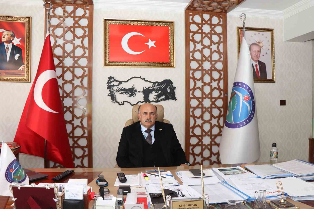 ŞENKAYA BELEDİYE BAŞKANI GÖRBİL ÖZCAN, CUMHURİYET HALK PARTİSİ'NDEN İSTİFA ETTİĞİNİ AÇIKLADI....