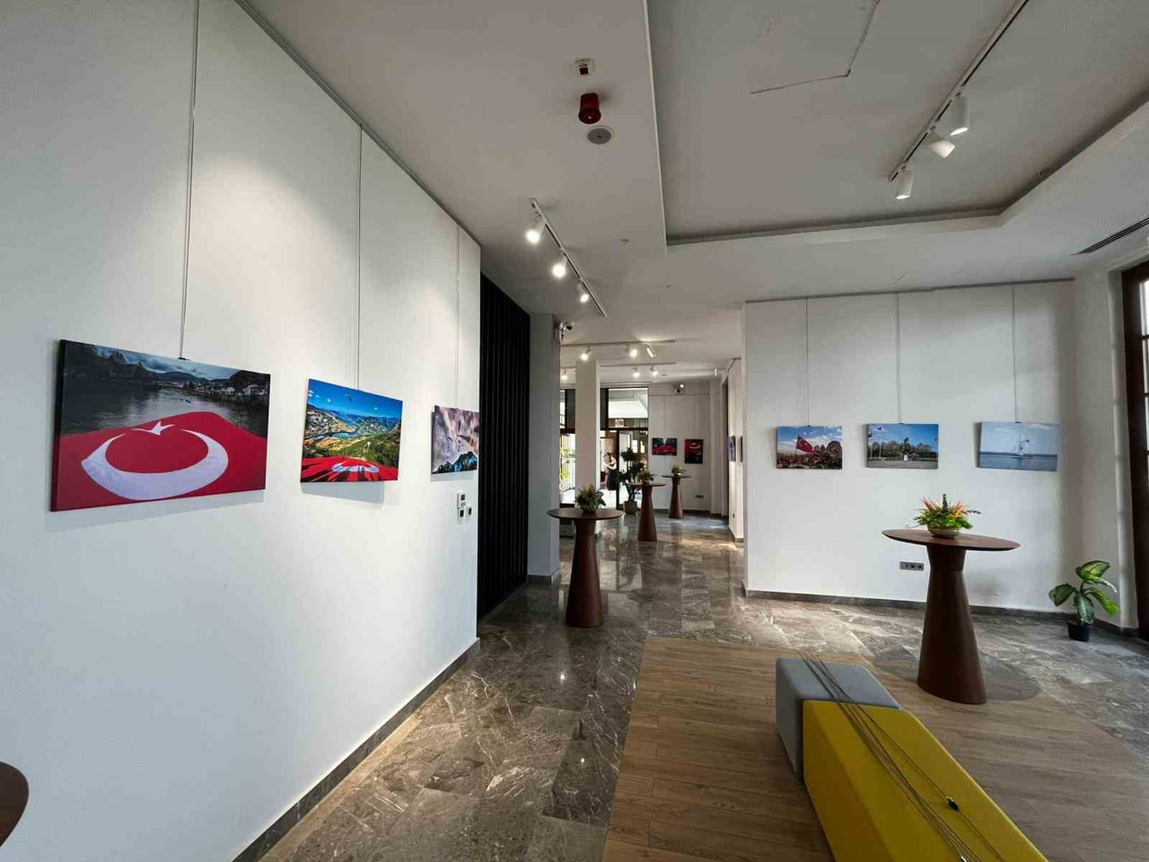 SERGİ SALONUNDAN KARE