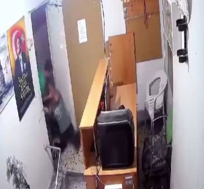 ŞİDDET ANI KAMERAYA YANSIDI