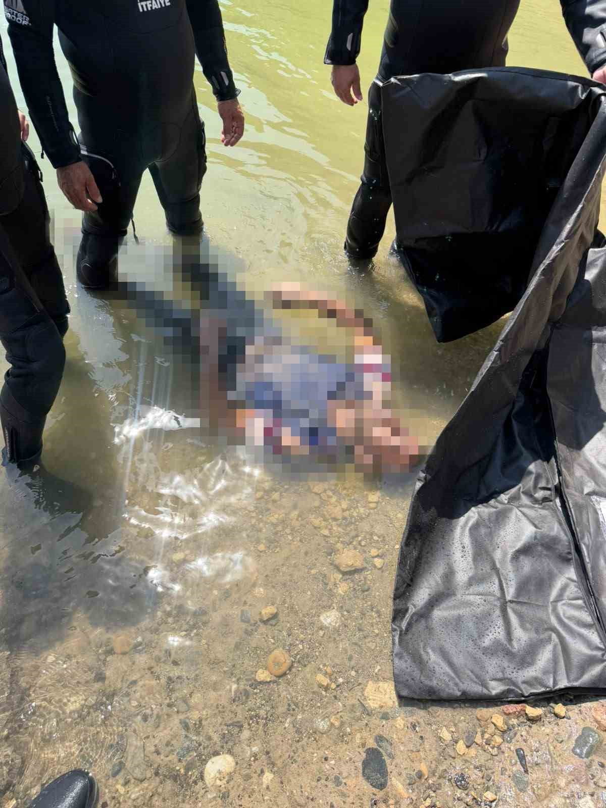 SİİRT'TE BOTAN ÇAYI'NDA KAYBOLAN 12 YAŞINDAKİ FARUK SANTUR'UN CANSIZ BEDENİNE DÜN AKŞAM...