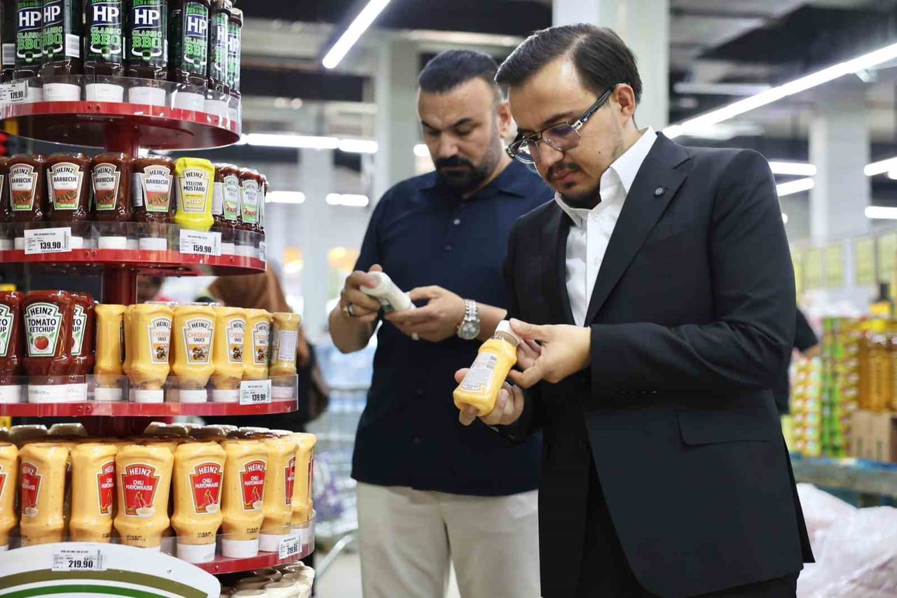 SİNCAN BELEDİYESİ, MARKETLERE YÖNELİK DENETİMLERİNİ SÜRDÜRÜRKEN SON TÜKETİM TARİHİ, KASA VE RAF...