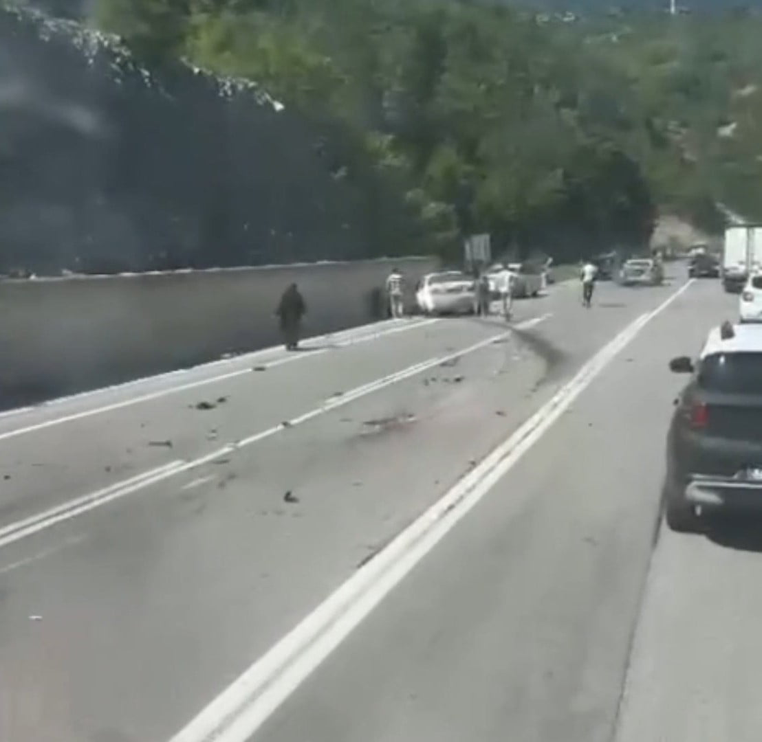 SİNOP-BOYABAT KARA YOLUNDA 4 OTOMOBİLİN KARIŞTIĞI ZİNCİRLEME TRAFİK KAZASINDA 6 KİŞİ...