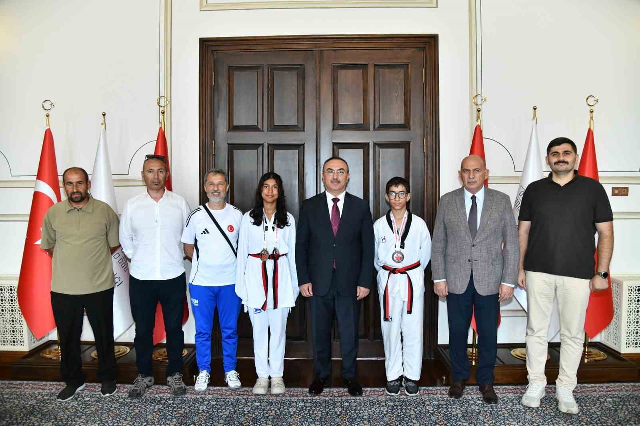 SİNOP’TA DÜZENLENEN 15 TEMMUZ MİNİKLER TÜRKİYE TAEKWONDO ŞAMPİYONASI’NDA DERECEYE GİREN TEKİRDAĞLI...