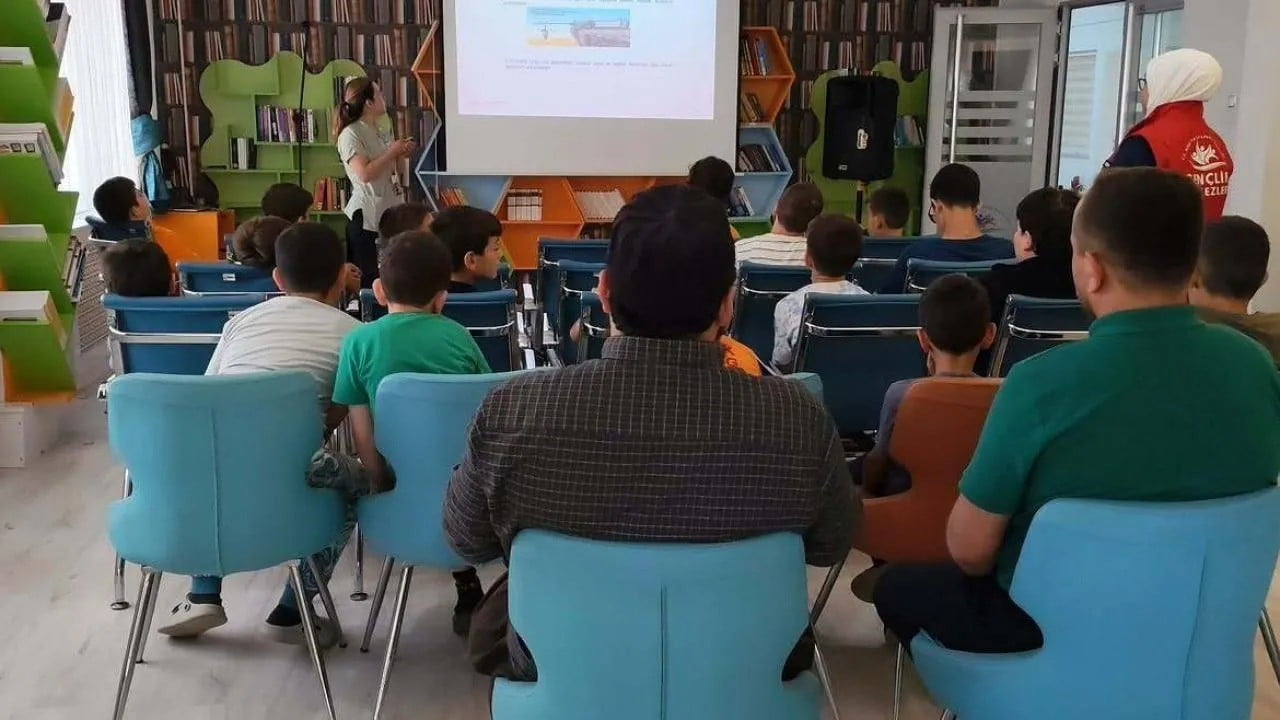SİNOP’UN ERFELEK İLÇESİNDE GENÇLERİN SOSYAL VE DİJİTAL HAYATTA DAHA BİLİNÇLİ BİREYLER OLARAK...