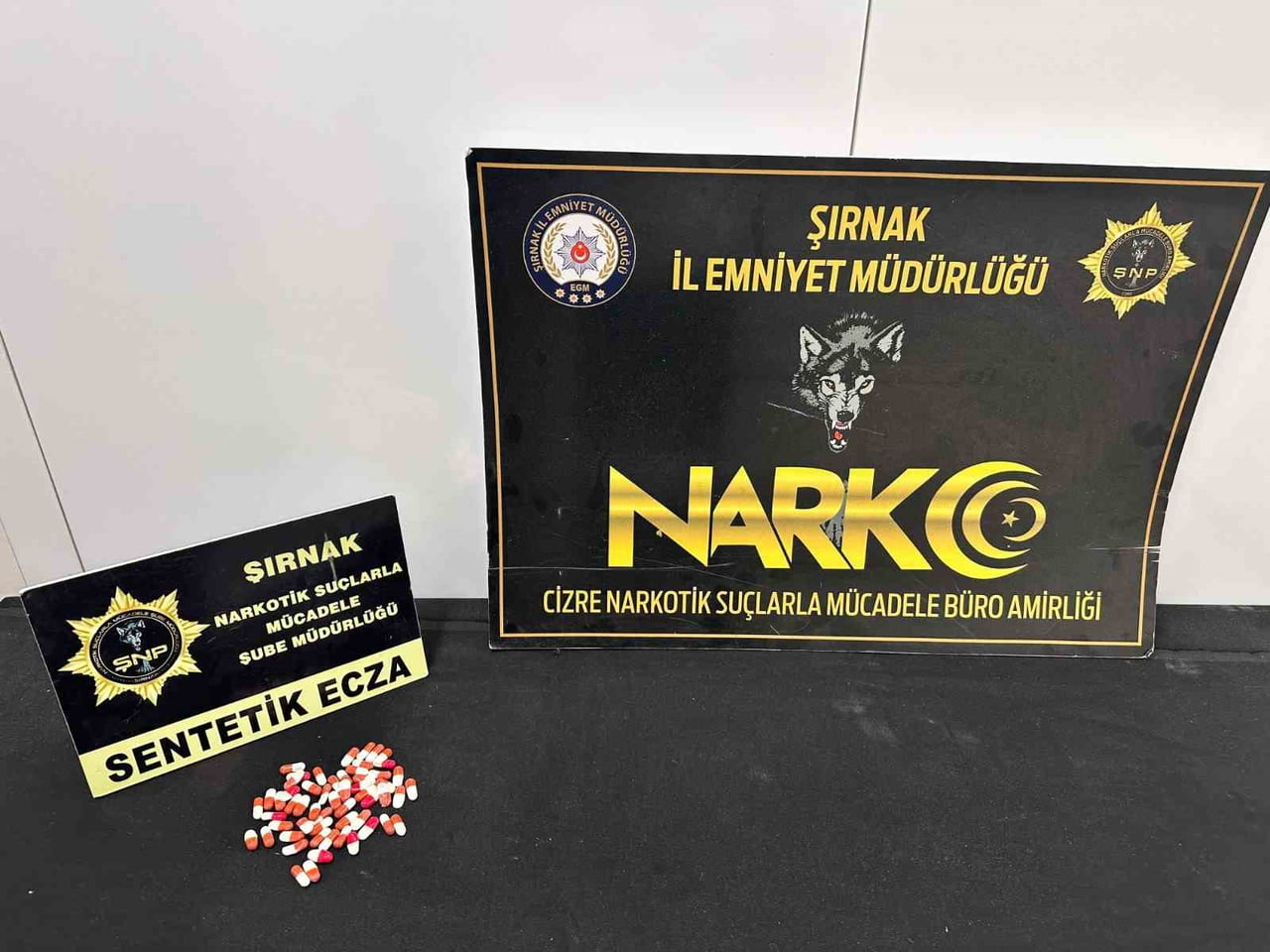 ŞIRNAK'TA ASAYİŞ, NARKOTİK VE KAÇAKÇILIK OPERASYONLARINDA PİYASA DEĞERİ YAKLAŞIK 2 MİLYON 500 BİN...