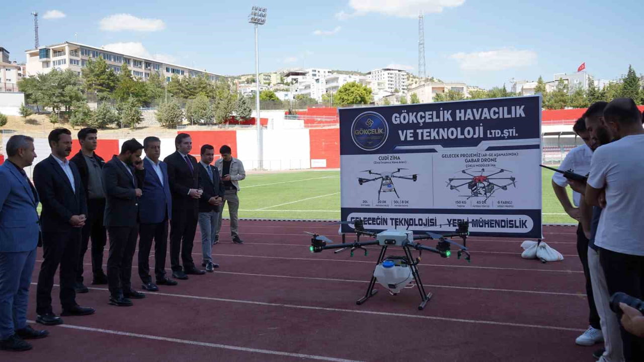 ŞIRNAKLI UÇAK MÜHENDİSİ KARDEŞLER, ZİRAİ İNSANSIZ HAVA ARACININ TANITIM VE TESTİNİ...