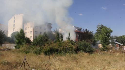 Sivas'ta odunlukta çıkan yangın paniğe neden oldu