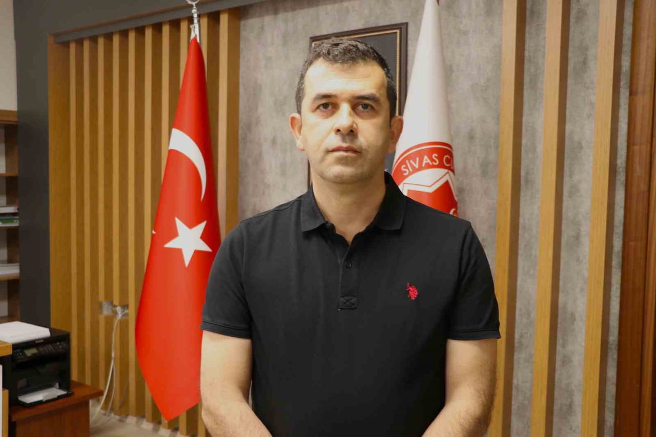 SİVAS CUMHURİYET ÜNİVERSİTESİ VETERİNER FAKÜLTESİ DEKANI PROF. DR. BARIŞ ATALAY USLU