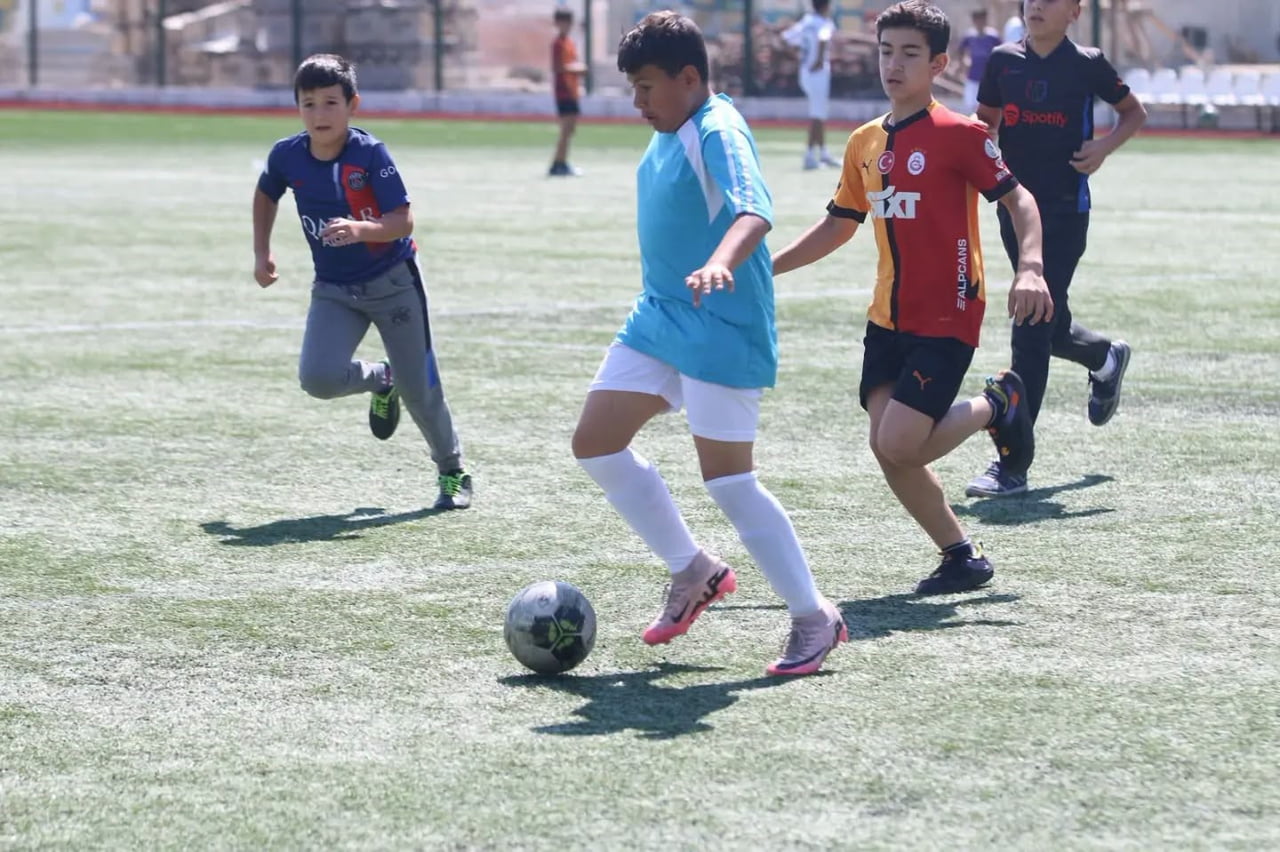 SİVAS’TA DÜZENLENEN "CAMİLERİMİZ ARASI YAZ ŞENLİKLERİ 5X5 FUTBOL TURNUVASI" BAŞLADI. YAKLAŞIK 350...